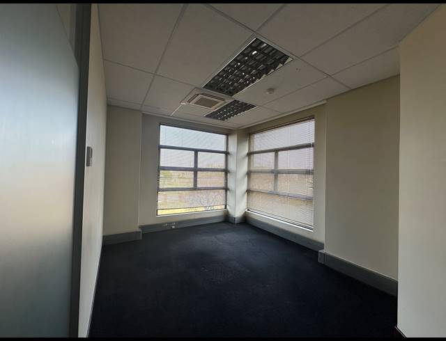 432M² OFFICE TO LET IN ECO PARK ESTATE